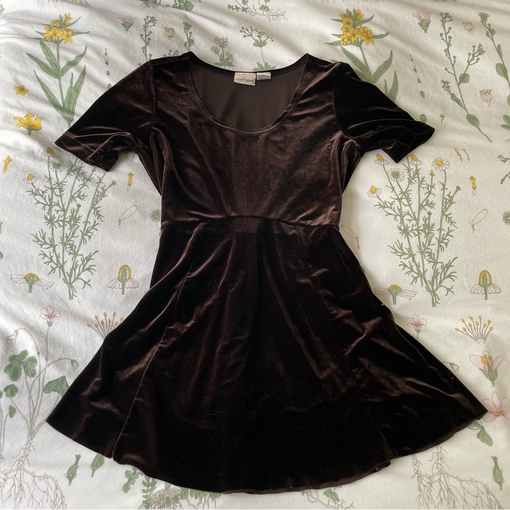 90s Vintage Brown Babydoll Dress from “Hillard and Hanson”, size S